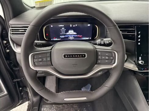 Used 2025 Jeep Wagoneer 4WD w/ Convenience Group I image 12