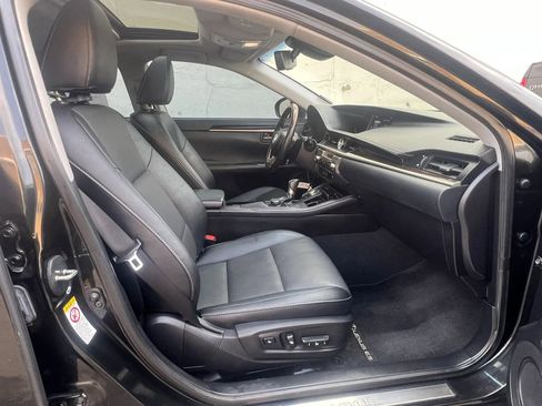 Used 2018 Lexus ES 350 w/ Premier Package FWD image 32