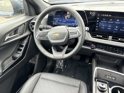 Used 2026 Chevrolet Equinox LT w/ Convenience Package II FWD image 25