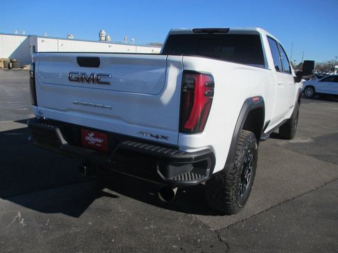 Certified 2026 GMC Sierra 2500 AT4X image 5