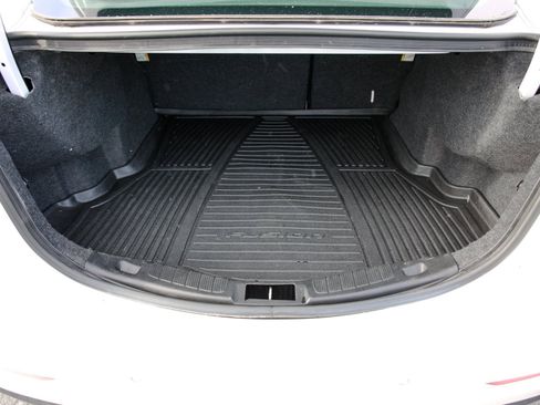 Certified 2019 Ford Fusion SE w/ Equipment Group 151A image 13