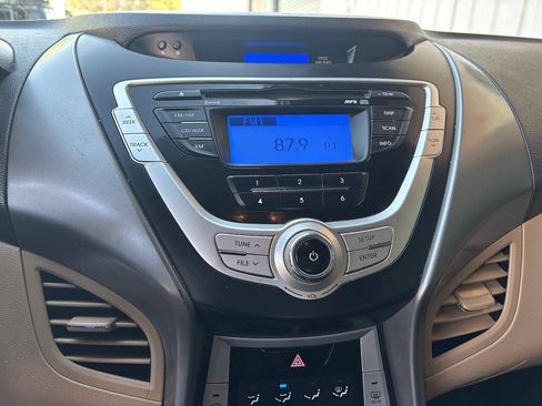 Used 2012 Hyundai Elantra GLS FWD image 15