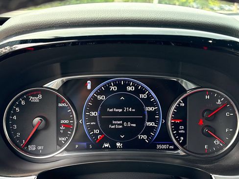 Used 2023 Chevrolet Traverse Premier FWD image 8