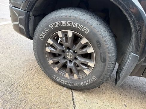 Used 2017 Nissan Titan PRO-4X w/ Pro-4x Convenience Package AWD/4WD image 22
