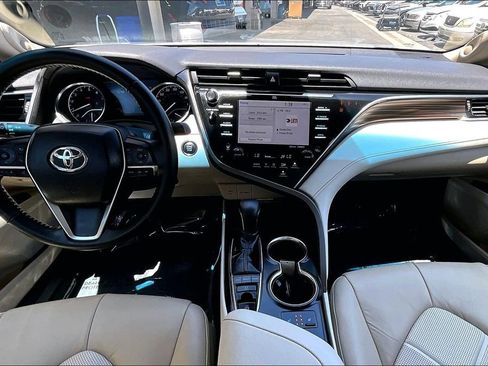 Used 2018 Toyota Camry XLE w/ Audio Package FWD image 11