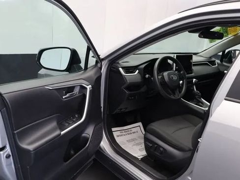 Used 2024 Toyota RAV4 XLE FWD image 18