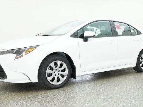 New 2026 Toyota Corolla LE image 2