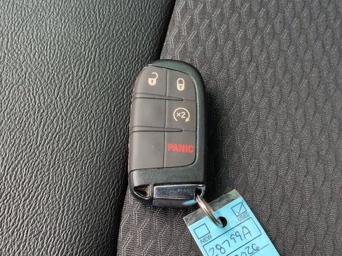 Used 2026 Jeep Compass Latitude AWD/4WD image 28