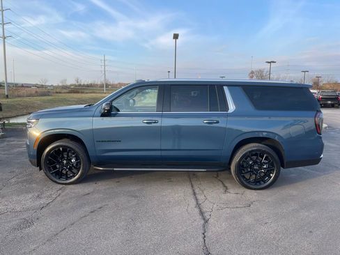 New 2026 Chevrolet Suburban LT w/ Comfort Package image 4