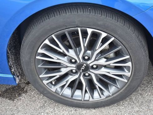 Certified 2023 Kia Forte GT-Line FWD image 11
