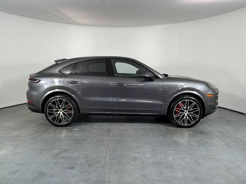 Certified 2024 Porsche Cayenne S AWD/4WD image 8