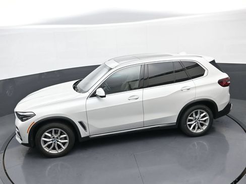 Used 2023 BMW X5 xDrive40i w/ Premium Package AWD/4WD image 32