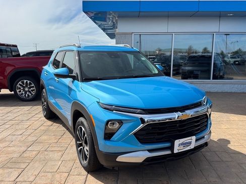 New 2025 Chevrolet TrailBlazer LT w/ Driver Confidence Package AWD/4WD image 1