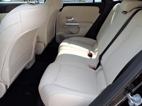 Used 2023 Mercedes-Benz GLA 250 image 10