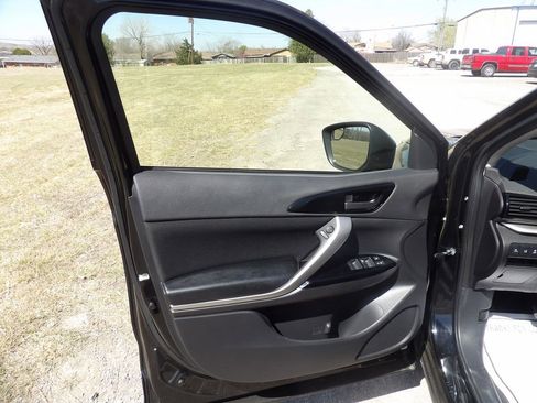 Used 2024 Mitsubishi Eclipse Cross LE image 10