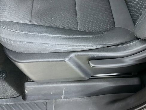 Used 2021 Chevrolet Silverado 1500 Custom image 19