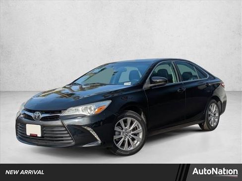 Used 2017 Toyota Camry XLE image 1