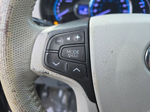 Used 2011 Toyota Sienna XLE image 19