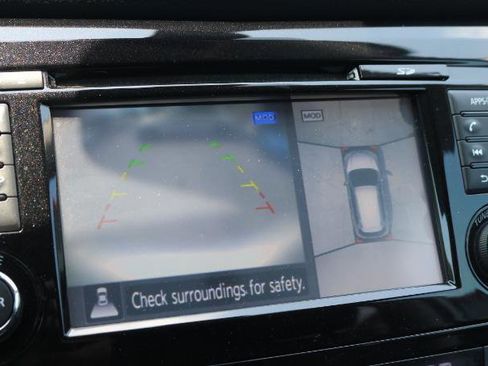 Used 2017 Nissan Rogue SL FWD image 16