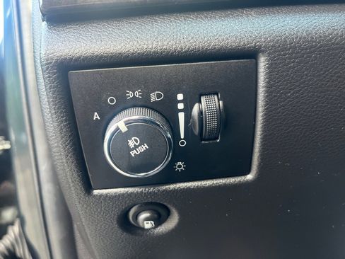 Used 2012 Jeep Grand Cherokee Laredo image 31