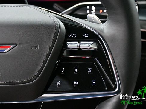 Used 2026 Cadillac Escalade V w/ LPO, ONYX Package image 37