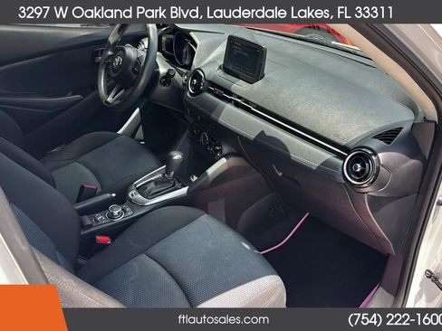 Used 2019 Toyota Yaris LE FWD image 41