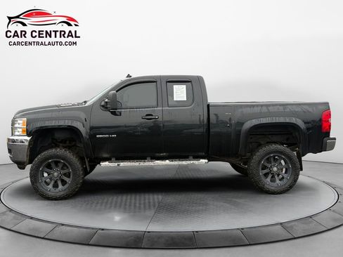 Used 2013 Chevrolet Silverado 2500 LTZ w/ LTZ Plus Package image 2