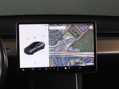 Used 2018 Tesla Model 3 Mid Range image 24