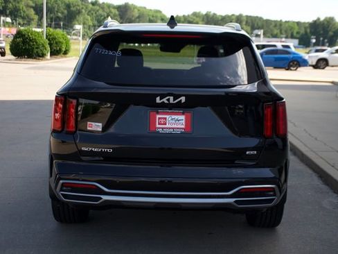 Used 2023 Kia Sorento SX AWD/4WD image 4