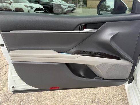 Used 2022 Toyota Camry LE FWD image 19