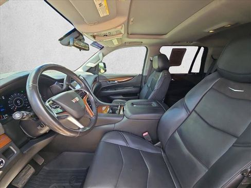 Used 2018 Cadillac Escalade Luxury RWD image 16