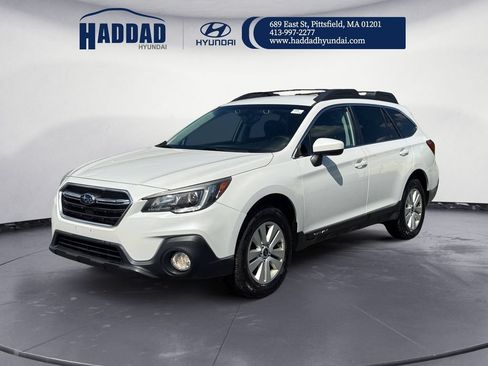 Used 2019 Subaru Outback 2.5i Premium AWD/4WD image 1