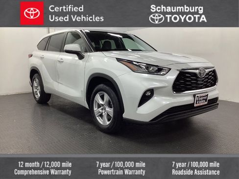 Used 2022 Toyota Highlander LE image 1