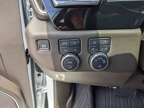 Used 2025 GMC Sierra 1500 SLE AWD/4WD image 27