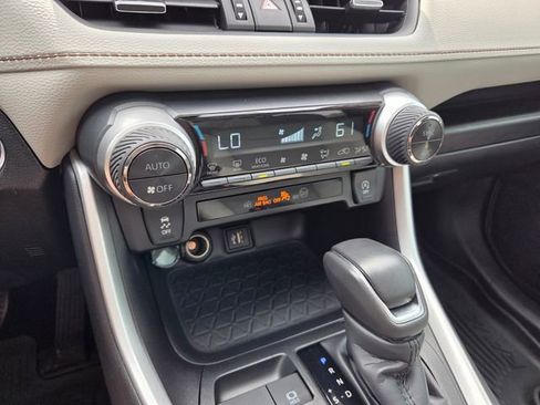 Used 2025 Toyota RAV4 XLE Premium FWD image 25