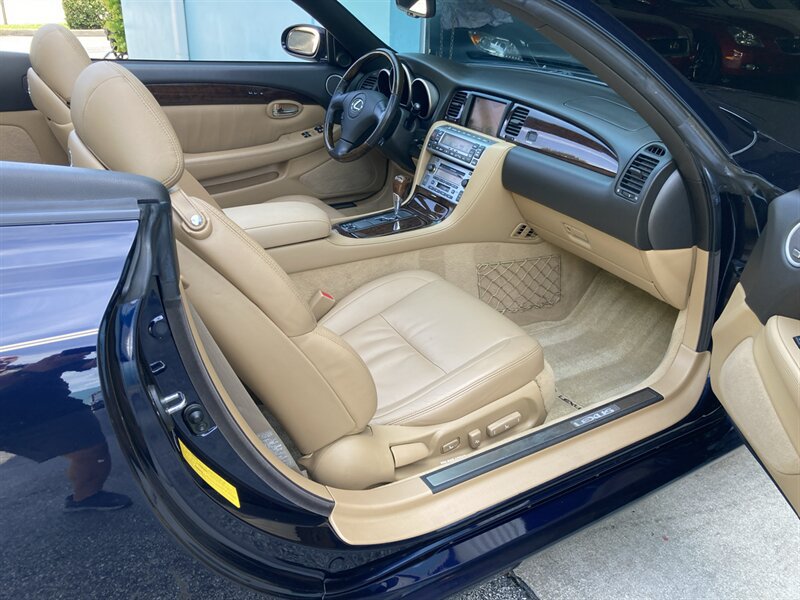 Used 2008 Lexus SC 430 Convertible RWD image 17