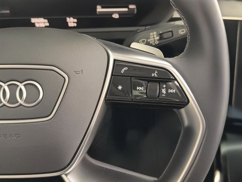 Used 2022 Audi e-tron Premium w/ Convenience Plus Package image 22