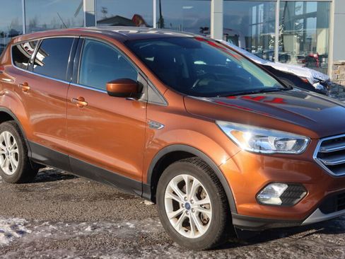 Used 2017 Ford Escape SE image 4