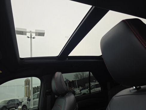 Used 2023 Ford Explorer ST-Line w/ Class IV Trailer Tow Package image 16