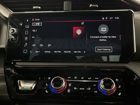 Used 2025 GMC Sierra 1500 AT4 w/ AT4 Premium Package AWD/4WD image 12