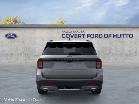 New 2026 Ford Explorer Active RWD image 5