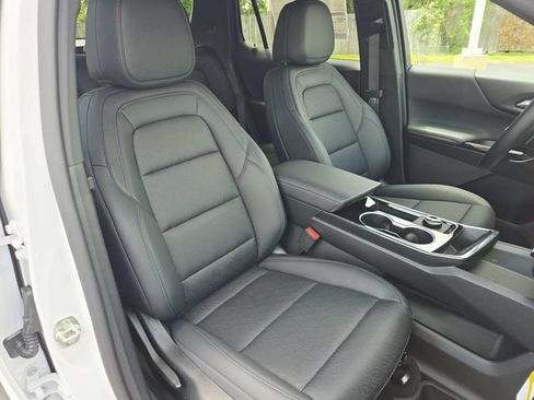 New 2026 Chevrolet Equinox LT w/ Convenience Package II FWD image 12