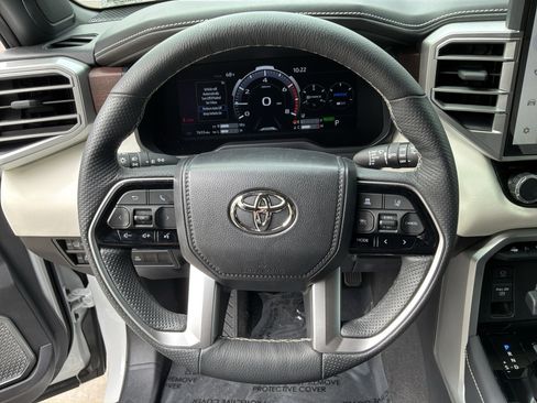 Used 2025 Toyota Sequoia Capstone AWD/4WD image 18