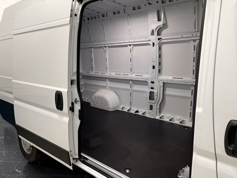 New 2025 RAM ProMaster 3500 w/ Convenience Group FWD image 6