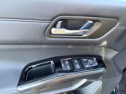 Certified 2024 Nissan Pathfinder SL w/ Lighting Package (N92) image 34