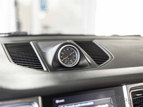 Used 2017 Porsche Macan image 26