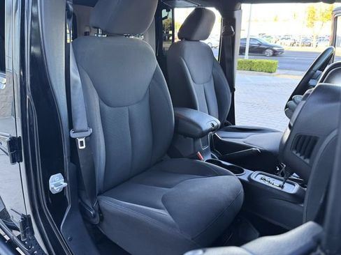 Used 2016 Jeep Wrangler Unlimited Sport w/ Quick Order Package 24S AWD/4WD image 15