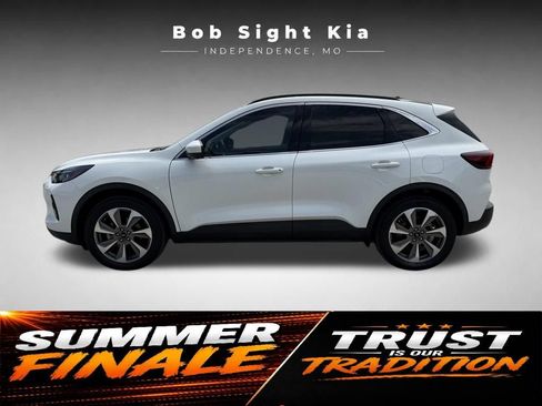 Used 2023 Ford Escape Platinum AWD/4WD image 6