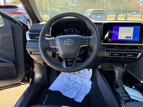 New 2026 Toyota Camry SE image 18