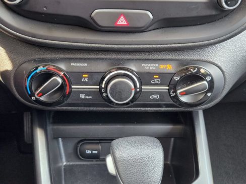 Used 2024 Kia Soul LX w/ Option Group 015 FWD image 13